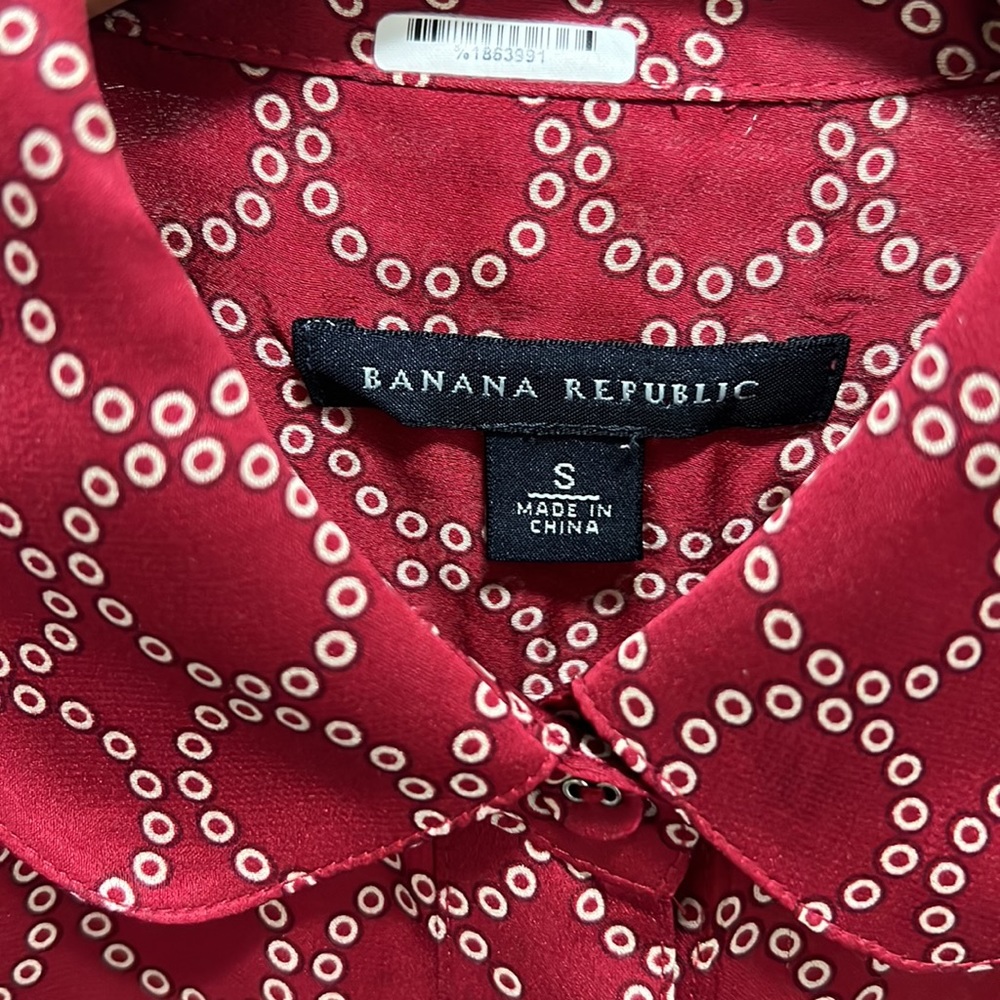 Banana Republic Red Short Sleeve Patterned Blouse - Picture 4 of 4